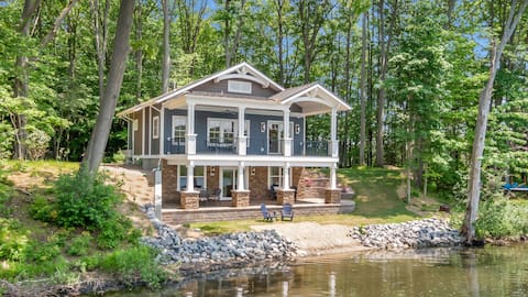 Kingfisher Point: Beautiful New Lakeside Home