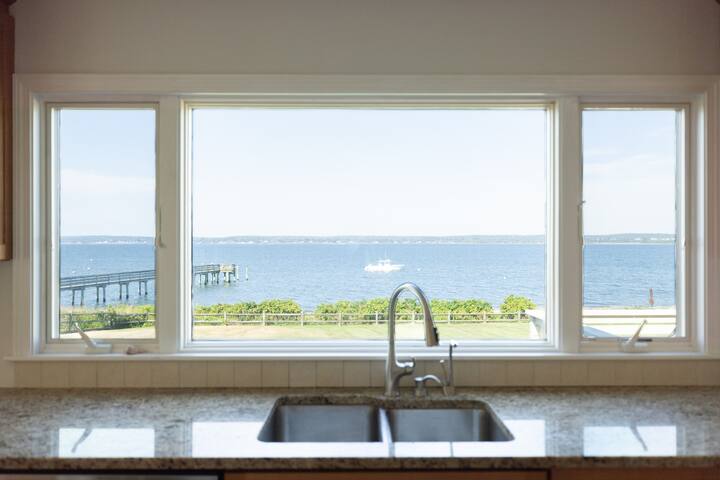 Luxury Beachfront Peaceful Large Yard Mooring gallery image 5