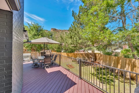 THE ROCK HOUSE-HotTub,Crib,PoolTable,5Bedroom3Bath