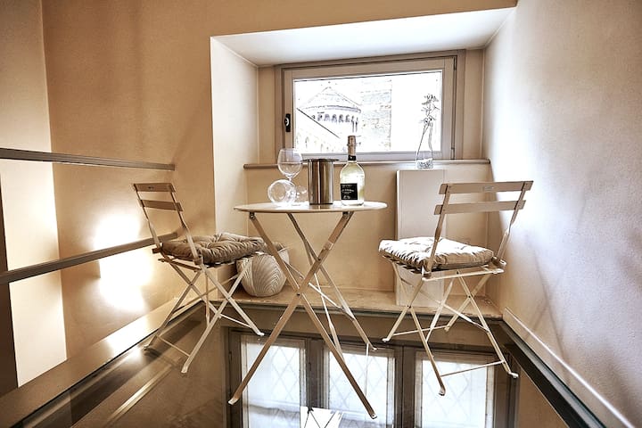 ASTRA – Modern Loft Cathedral View gallery image 3