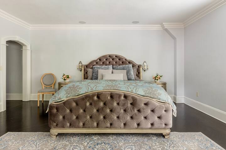 “The Godfather” Mansion gallery image 4