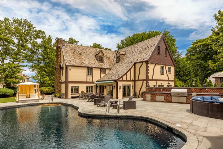 “The Godfather” Mansion gallery image 3