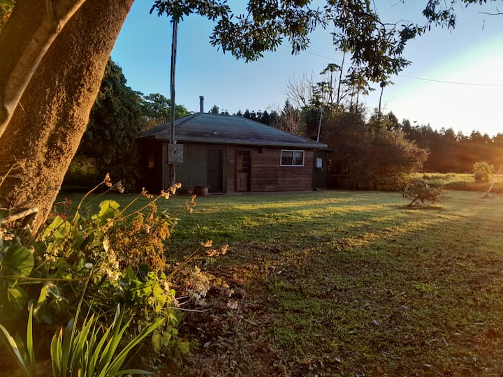 Wompoo Cottage close to Lake Eacham Cottages for Rent in North