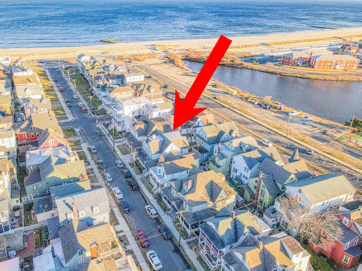 2nd Beach Block 5 Bd 4 bath now-Aug 3 av discount!
