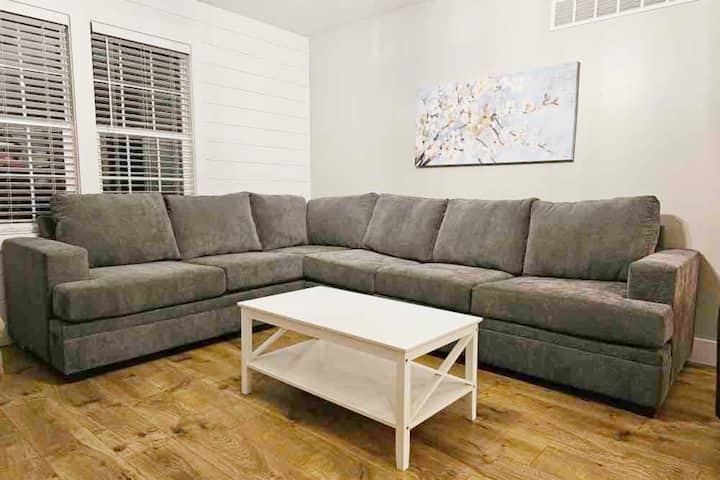 2-bedroom Guest Suite With Full Kitchen & Garage - Marion, OH