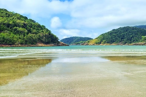 House 5 minutes away by foot to Guaruja beach