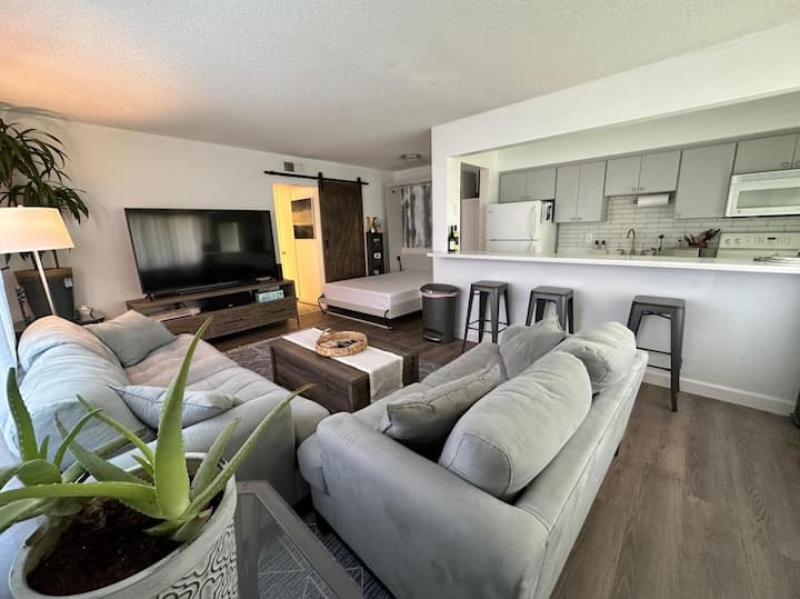 Oceanfront Dream, Beach Access - Satellite Beach, FL