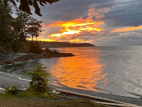 Seaside Getaway of Nanoose Bay
