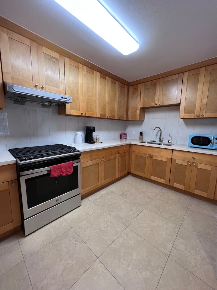 Cheerful 1 Bed Rm House W/ Full Kitchen & New Bath - El Monte, CA