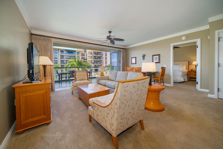 Ocean View Suite, Private Balcony, Full Kitchen gallery image 3