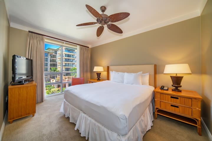 Ocean View Suite, Private Balcony, Full Kitchen gallery image 5