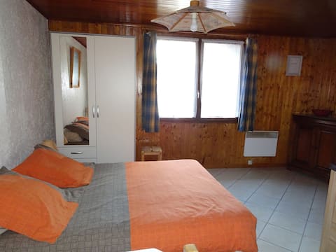 Popular Airbnb listing: RENT NICE SMALL STUDIO IN LANDRY in Landry