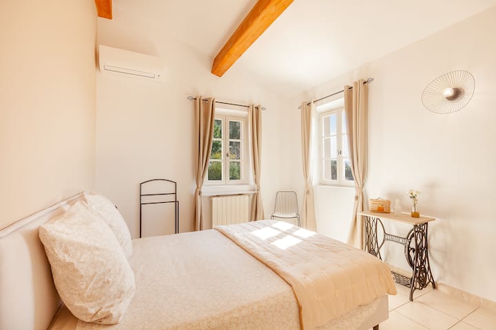 Chambre 2 avec lit de 160X200cm, au 1er étage