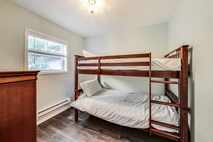 Third bedroom with twin bunk-beds