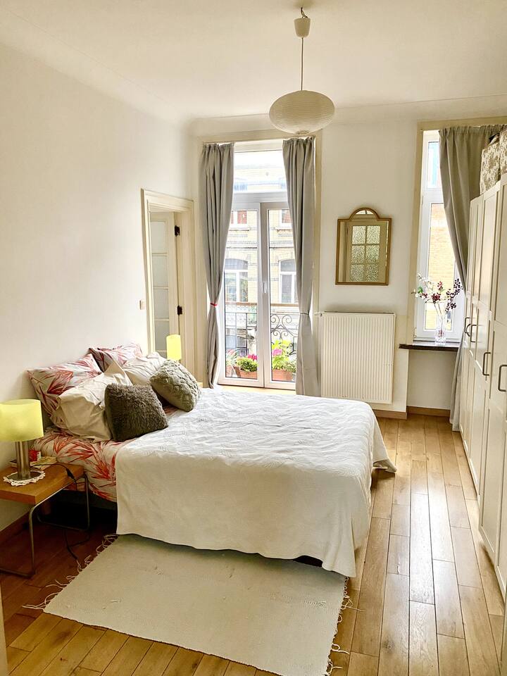 Beautiful entire private apartment in Ixelles Apartments for Rent in