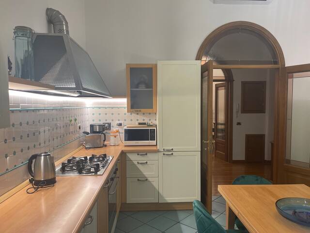 Huge private apartment at the Duomo cathedral gallery image 3