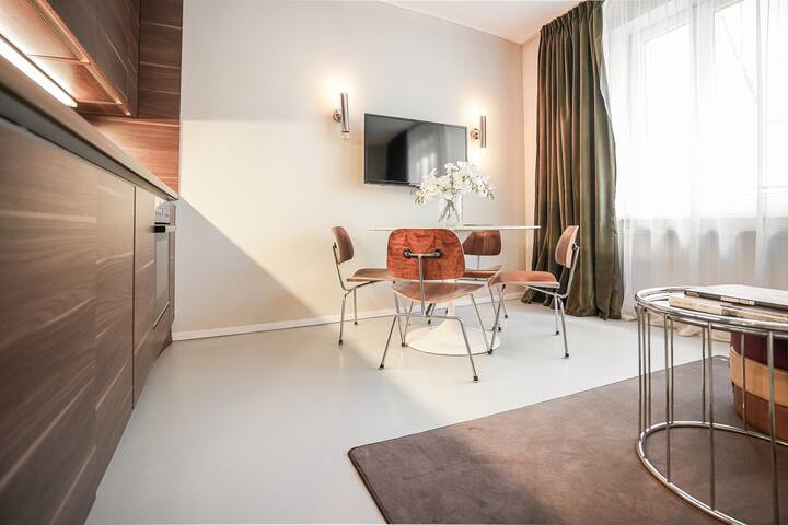 Moonlight Apt 1 gallery image 5