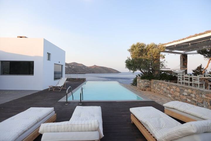 Villa Aiolos: above the sea, within Agios Nikolaos gallery image 2