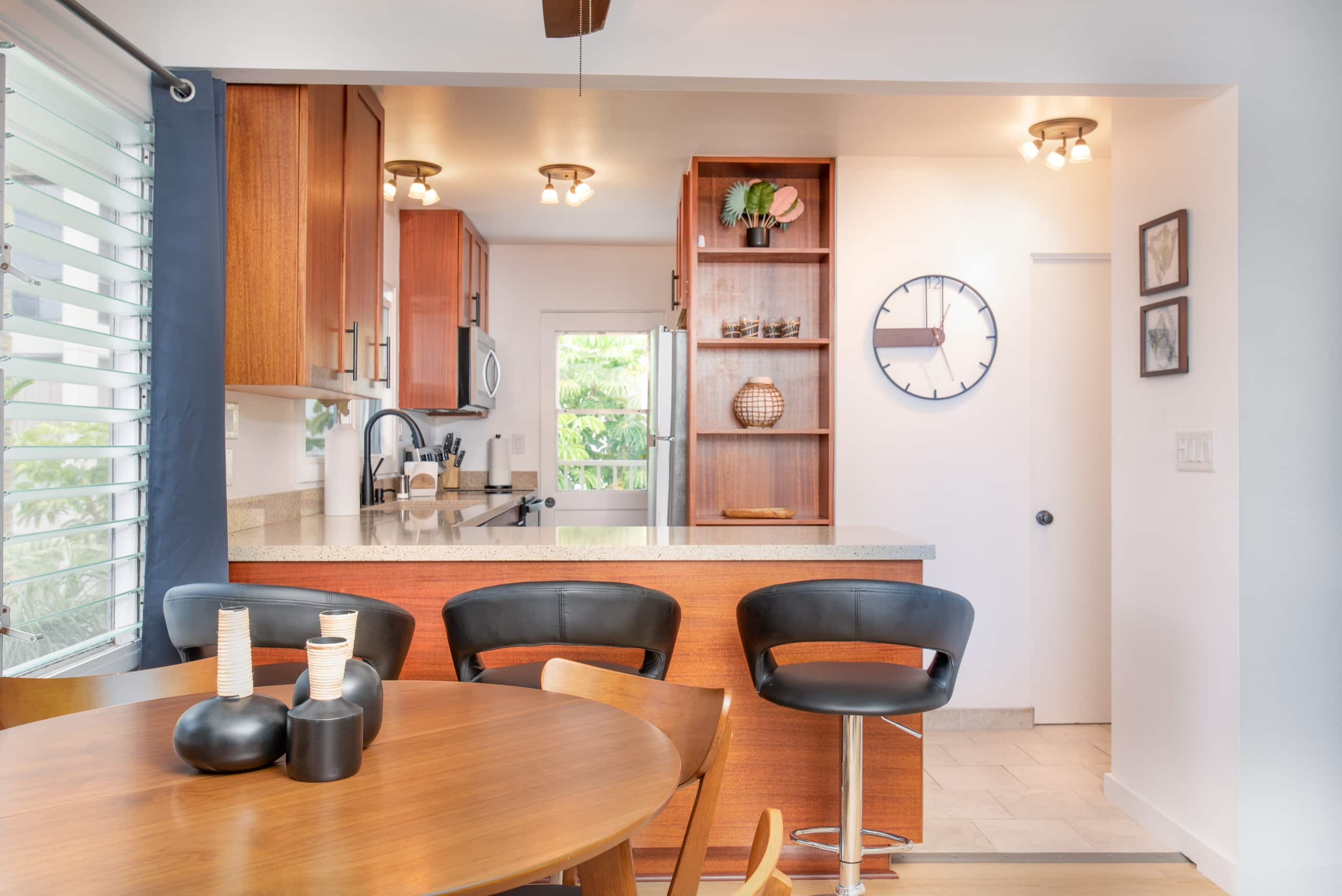 Condo in Kailua-Kona · ★4.88 · 2 bedrooms · 3 beds · 1 bath - Image 19