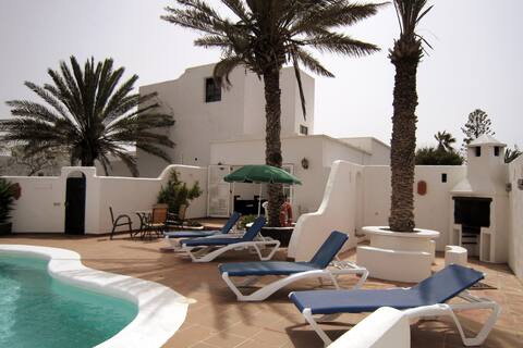 La Bodega - Country Villa with Jacuzzi and Pool