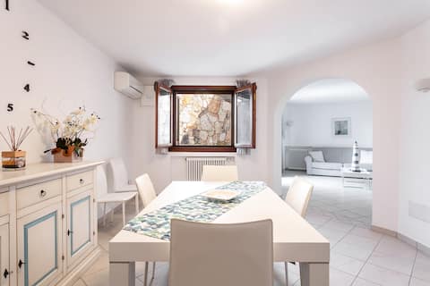 [STONE HOUSE,VIEW ON TAVOLARA]10 MIN. FROM THE SEA