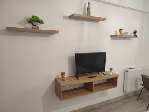 Popular Airbnb listing: Studio Nearby The Sea in Eforie