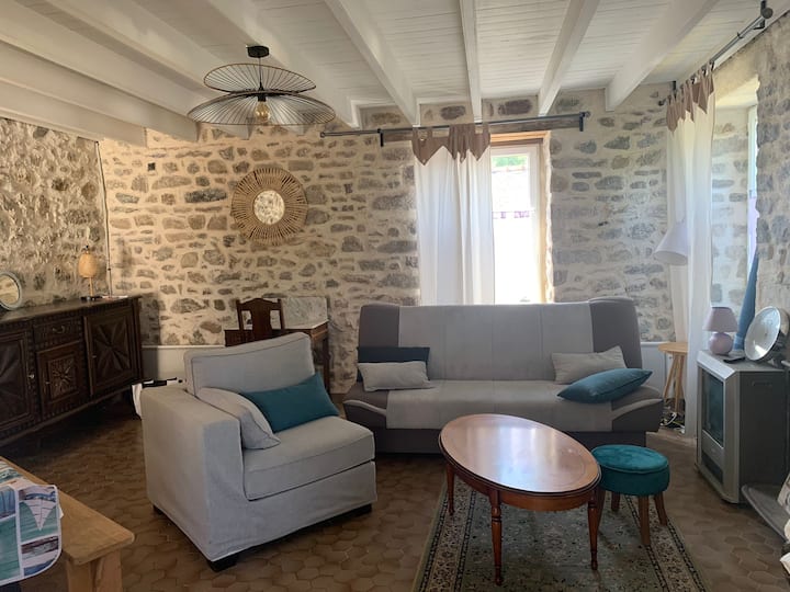 Traditional Breton house by the sea Cottages for Rent in Fréhel