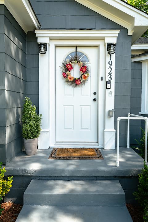 Newly Remodeled 3BR in Town · Cherry Street