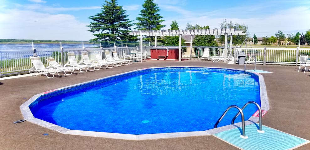 Sunset-Spa Waterfront Retreat! Pool & Nat’l Park gallery image 3