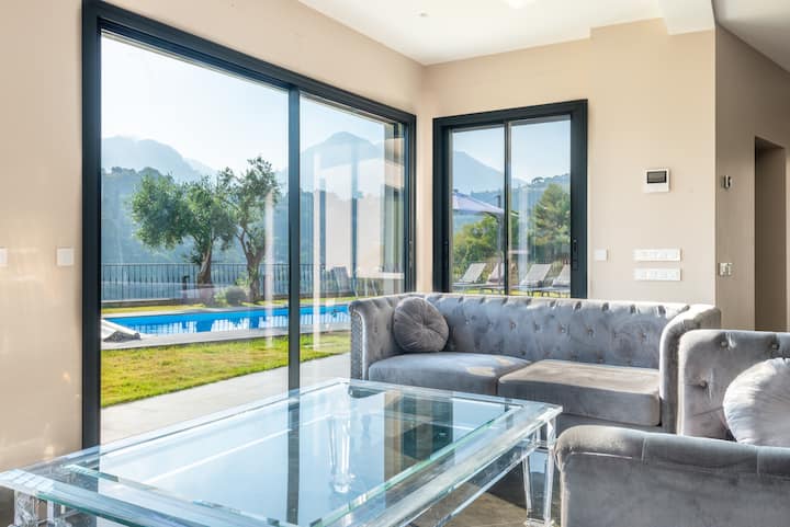 Maison Chaleureuse Avec Piscine - Menton