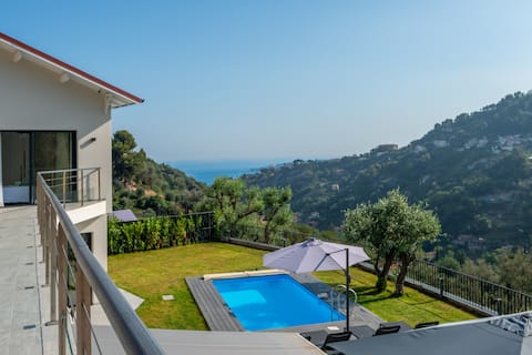 Cozy house with pool