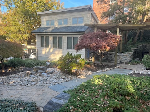 Top Airbnb: Charming Guesthouse in Hyde Park in Hyde Park