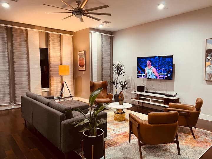3 Br 2200 Sq Ft Downtown Gated Luxury Town Home #A - Houston, TX