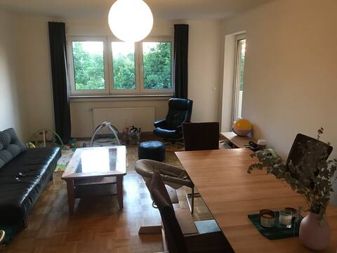 Successful Airbnb property: Bright 2-room apartment at Hirschgarten – 5 min. S-Bahn in Nymphenburg