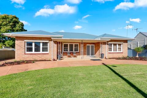 Mabel’s retreat 4 bedrooms,Wifi,Netflix,Kayo