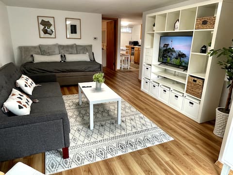 Top performing Airbnb: 1-bedroom unit (3 beds) with free parking in Portland