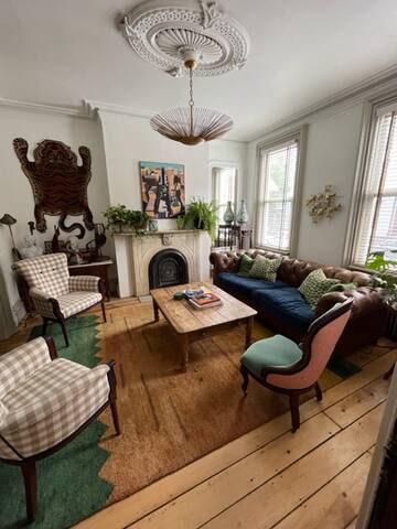 Townhouse with garden gallery image 3