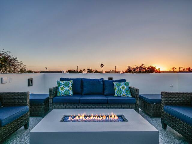 Ocean & Bay Views w/ Private Rooftop Hot Tub gallery image 4