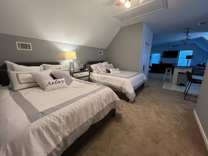 سريران ملكيّان