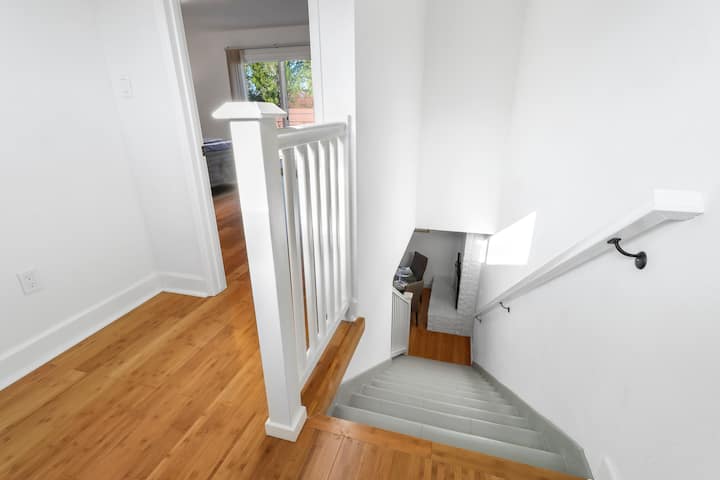 Overloop boven naar slaapkamer.