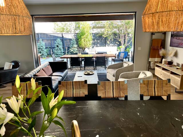 New build house with heated pool! gallery image 4