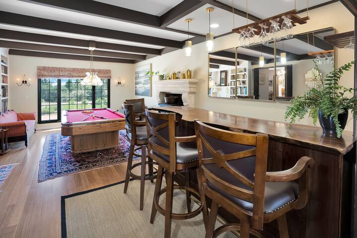 Luxury garden villa w/ hot tub and game room gallery image 5