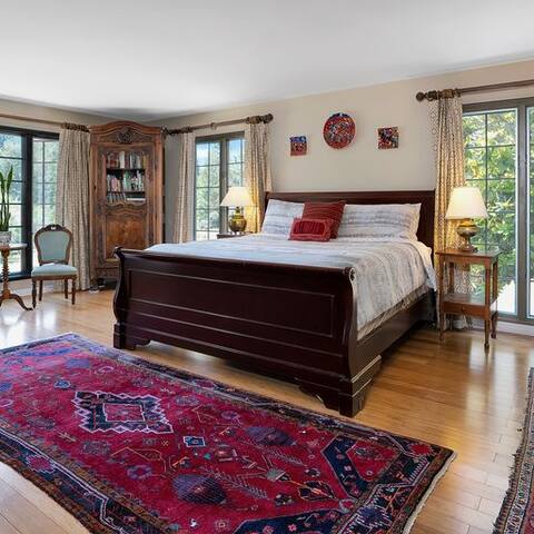 Luxury garden villa w/ hot tub and game room gallery image 4