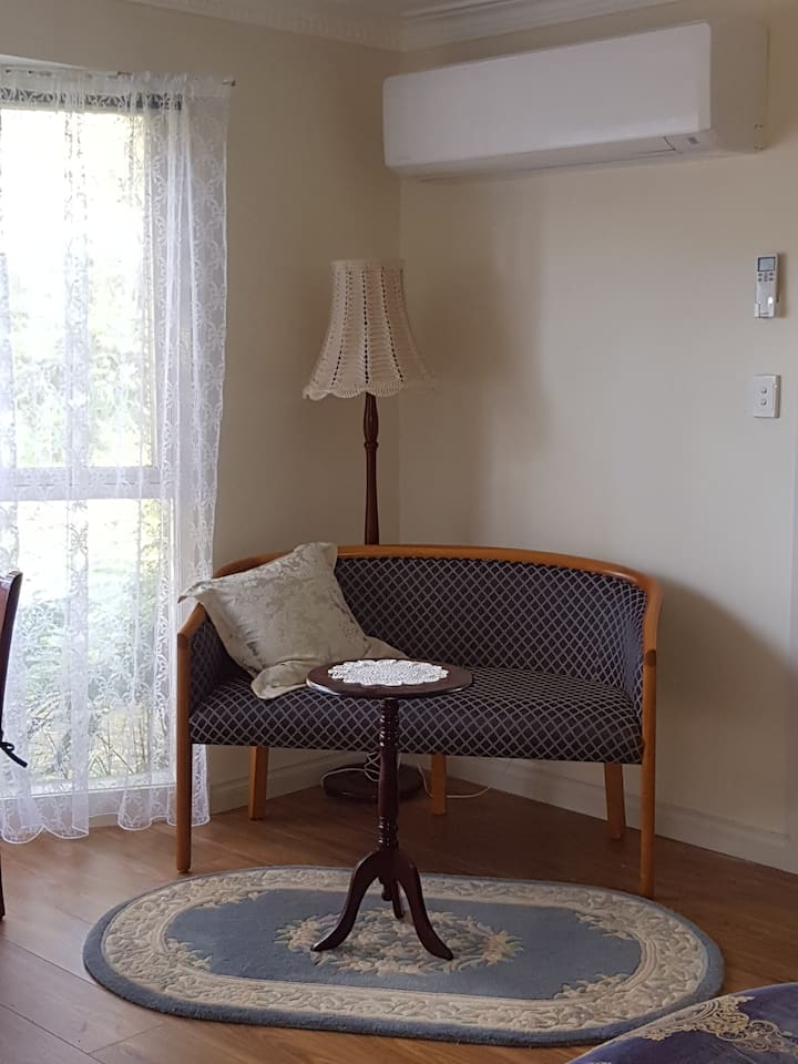 Studio In The Foothills - City of Knox