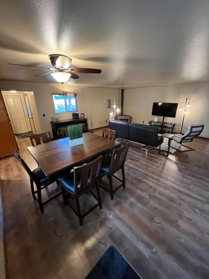 Cozy 2bedroom house, 2 miles from Lake CDA Houses for Rent in Coeur d'Alene, Idaho, United