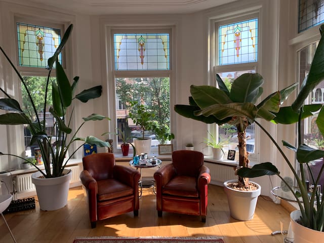 Stylish 3-bdrm apt. w/ terraces next to the beach gallery image 5