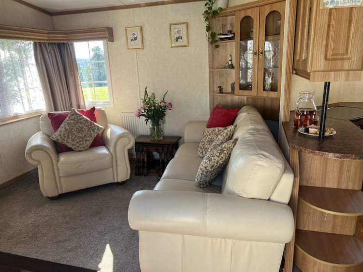 Heavenly Retreat - Spacious Peaceful With Patio - Aberaeron