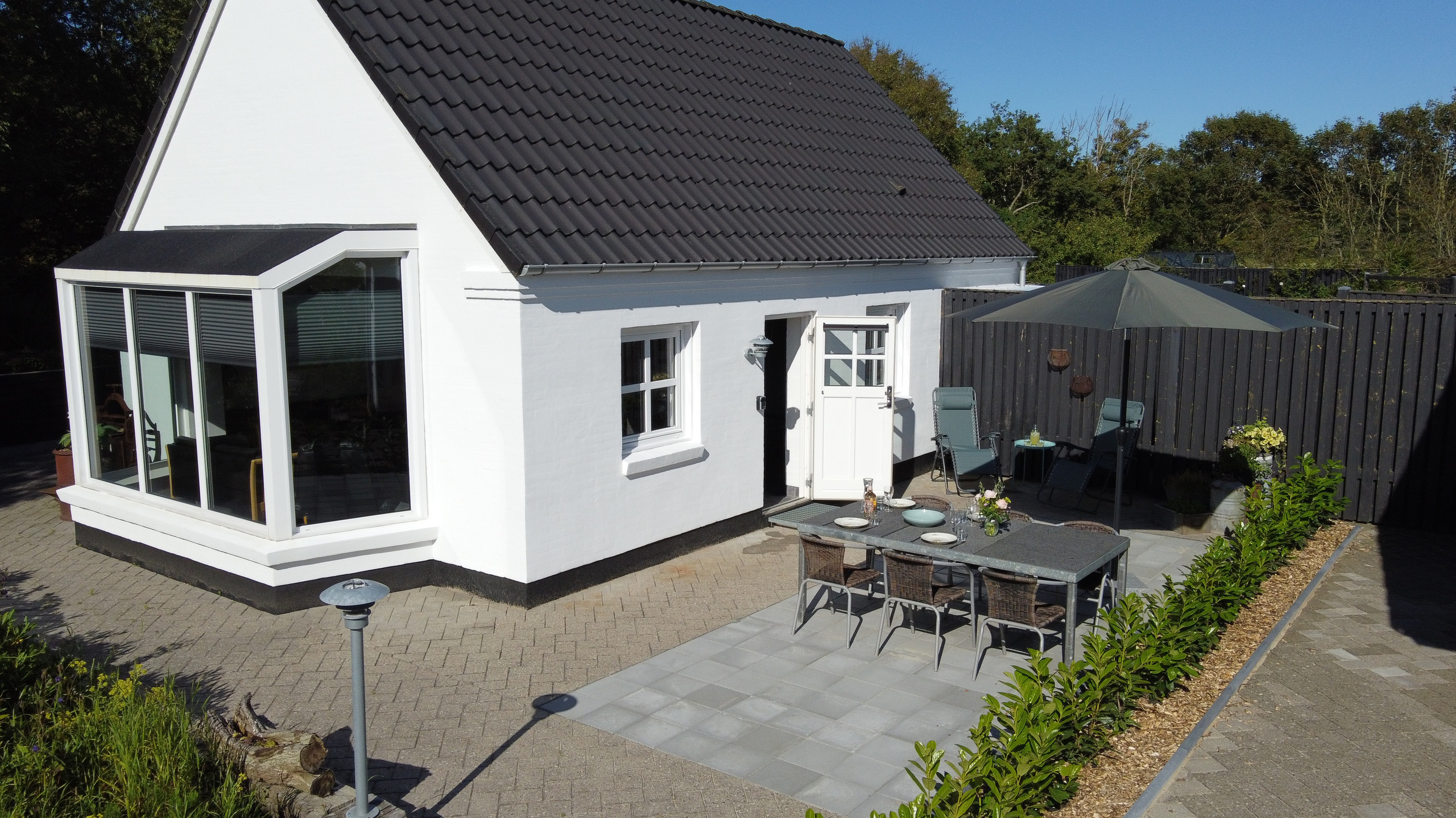 Beautiful and bright house with coastal location.