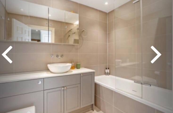 Family home in Wandsworth London SW18 parking free gallery image 4