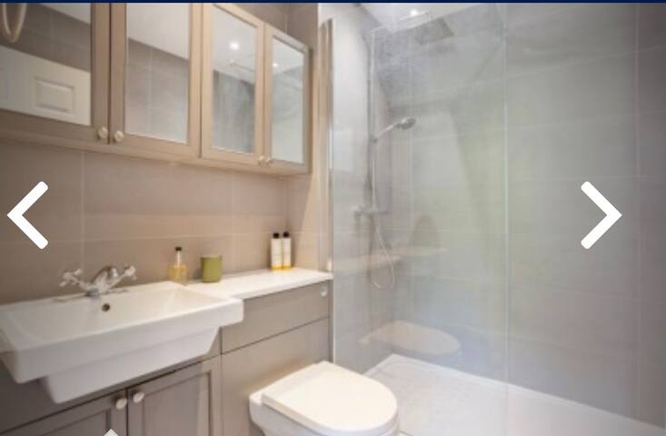 Family home in Wandsworth London SW18 parking free gallery image 5